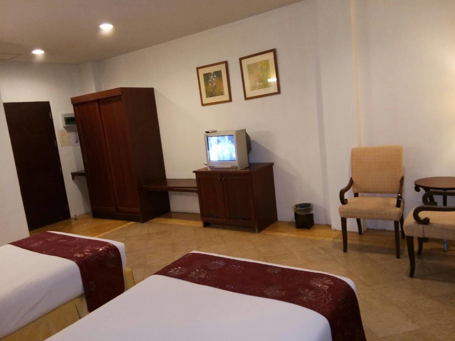 Golden Pine Beach Resort Pran Buri Exterior photo
