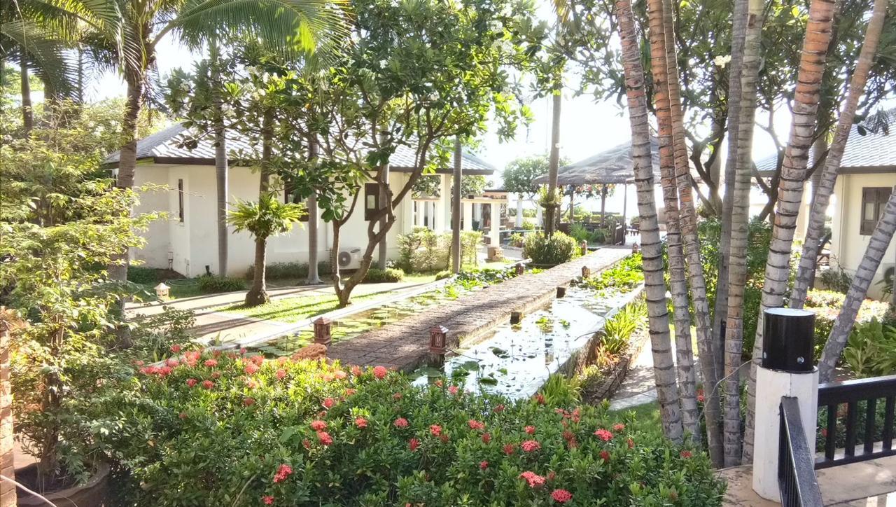 Golden Pine Beach Resort Pran Buri Exterior photo